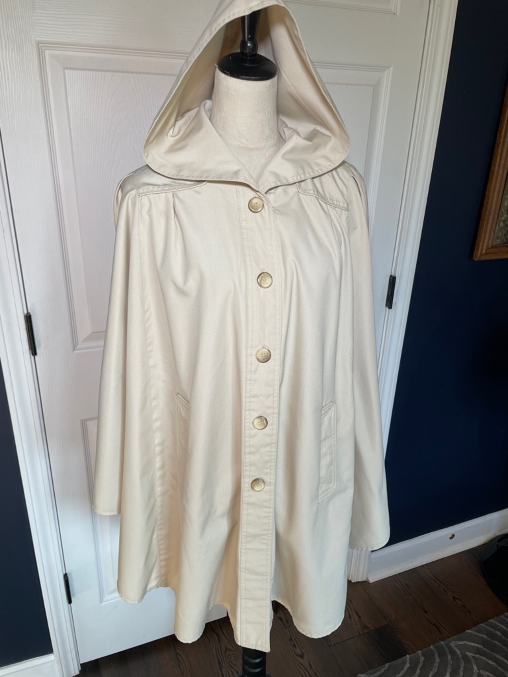 Vintage Ms. Freddi Hooded Cream Cape Coat Side Pockets Size Small